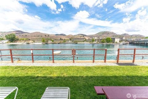 Photo of 322 W Woodin Avenue, Chelan, WA 98816 (MLS # 2540026)