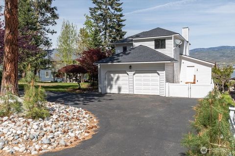 Photo of 4124 Lakeview Place, Chelan, WA 98816 (MLS # 2510170)