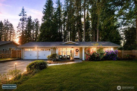 Photo of 102 137th ST SW ST, Everett, WA 98208 (MLS # 2529099)