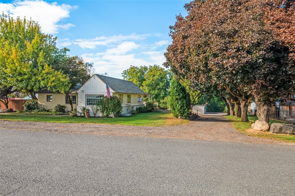Photo of 344 N Joseph Avenue, East Wenatchee, WA 98802 (MLS # 2595795)