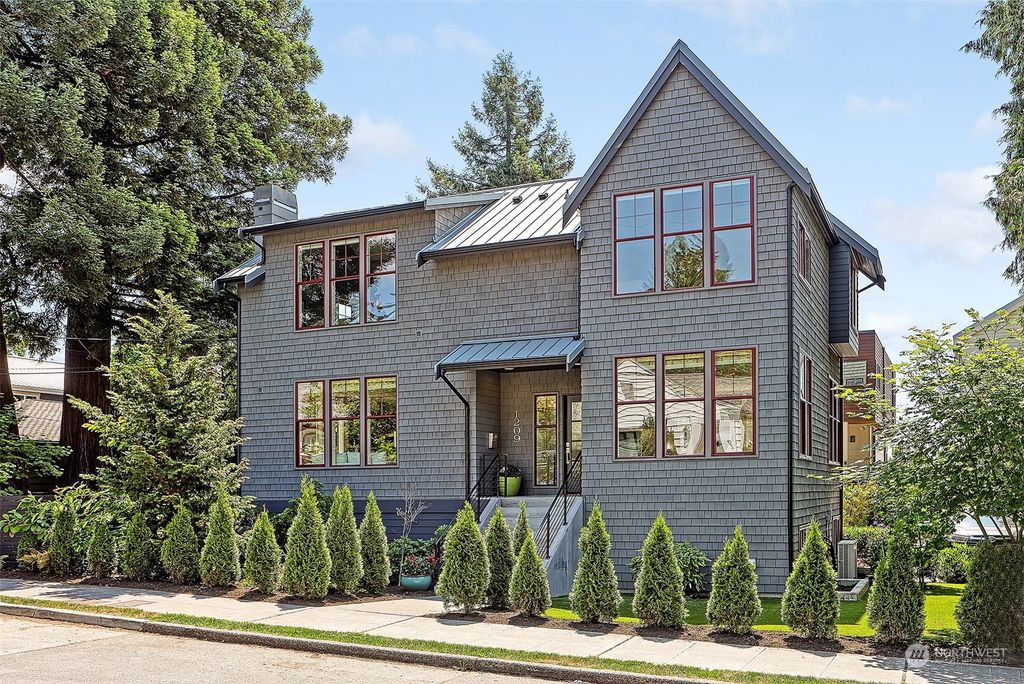 Photo of 1209 NE 88th Street, Seattle, WA 98115 (MLS # 2072858)