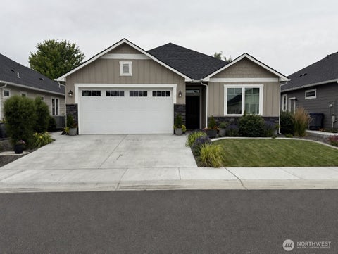 Photo of 911 S M Loop Drive SW, Quincy, WA 98848 (MLS # 2545501)