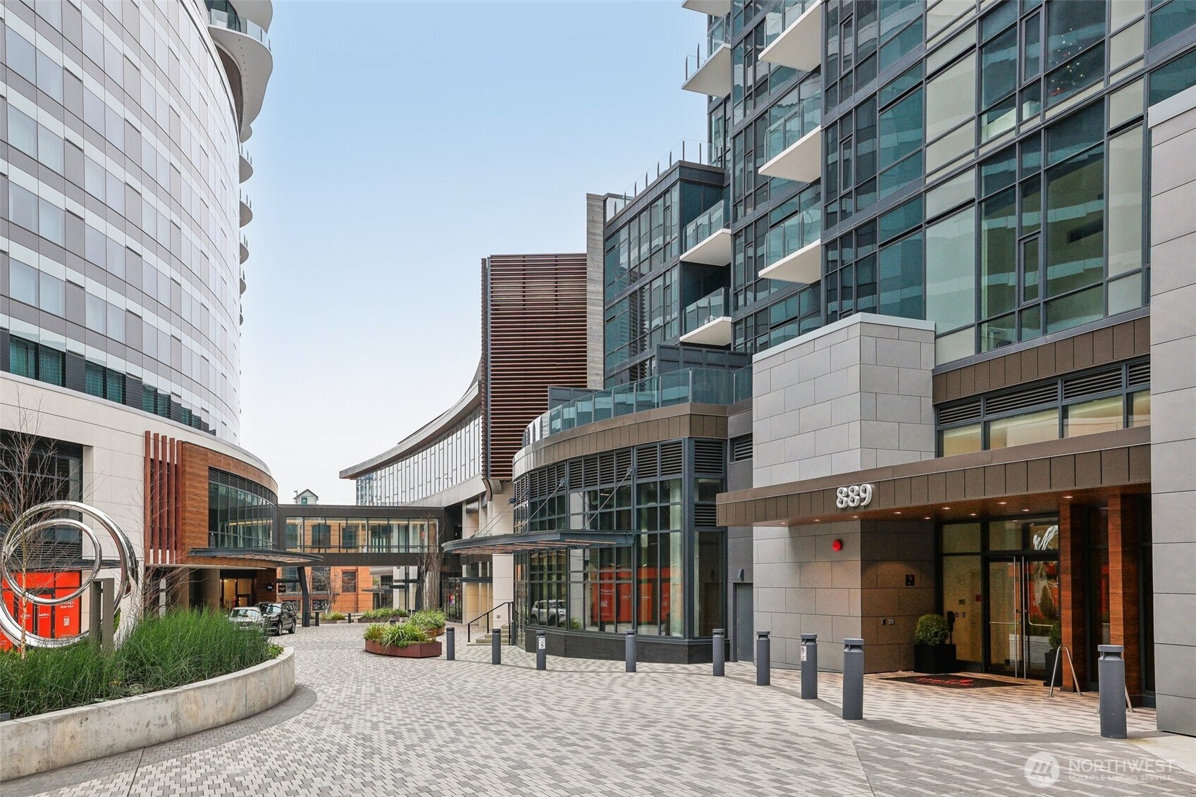 889 Avenue Square NE 302