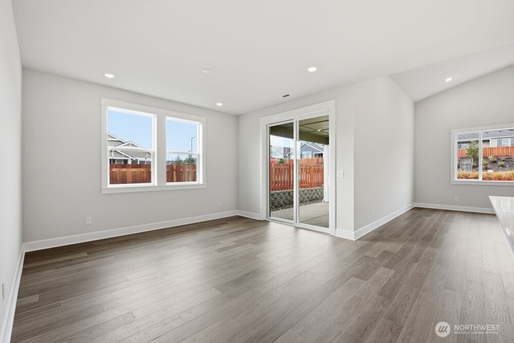 2945 Balsamroot Drive SE