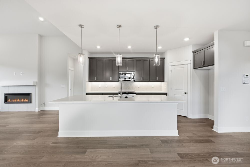 2945 Balsamroot Drive SE