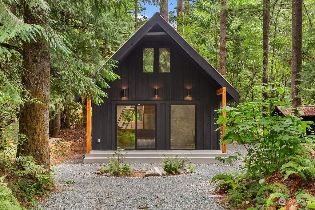 Photo of 75806 NE 122nd Street, Skykomish, WA 98288 (MLS # 2151388)