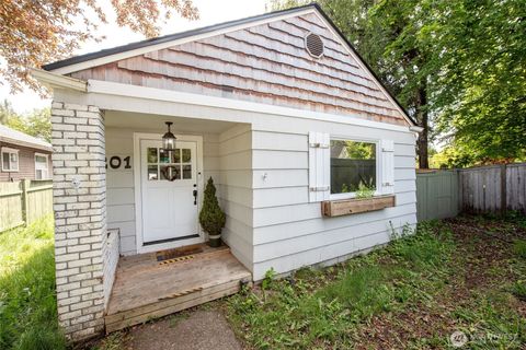 Photo of 201 W Alder Street, Shelton, WA 98584 (MLS # 2382772)