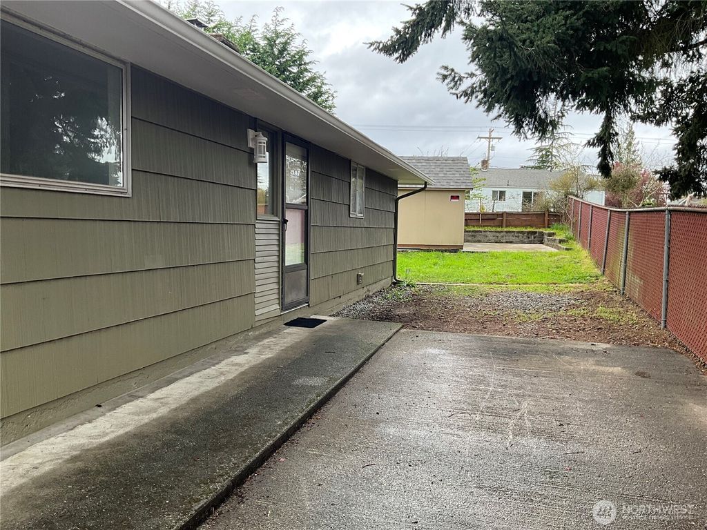 Photo of 19026 67th Avenue W, Lynnwood, WA 98036 (MLS # 2508353)