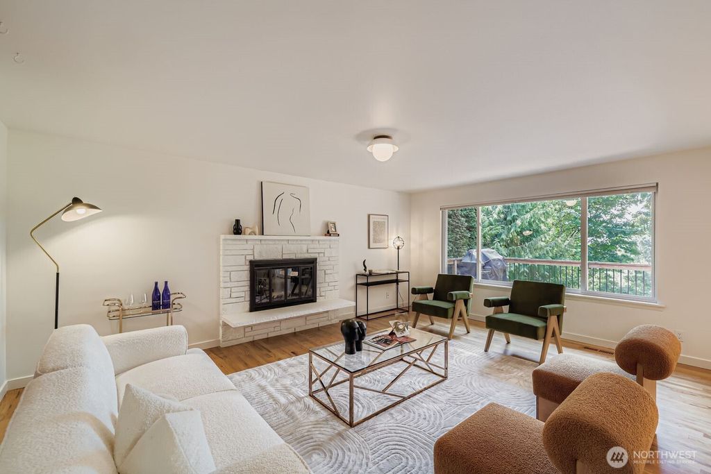 Photo of 18319 83rd Place NE, Kenmore, WA 98028 (MLS # 2429160)