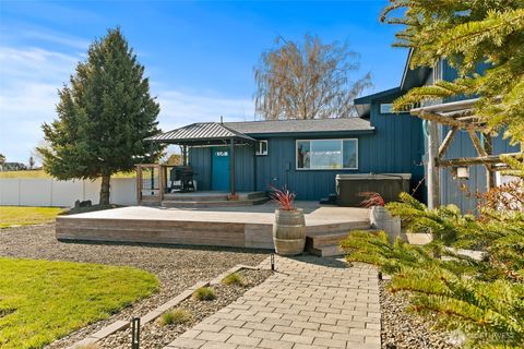 Photo of 341 Robinson Canyon Road, Ellensburg, WA 98926 (MLS # 2502879)