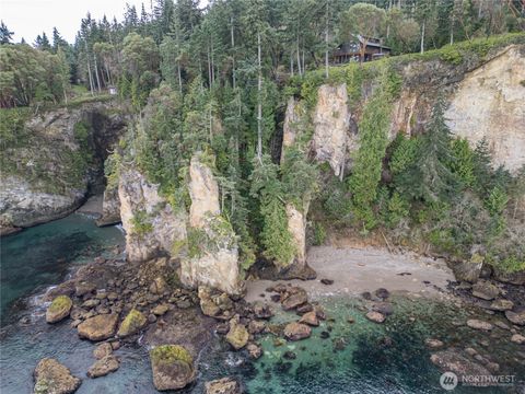 Photo of 444 Ocean Cove Lane, Port Angeles, WA 98363 (MLS # 2494865)