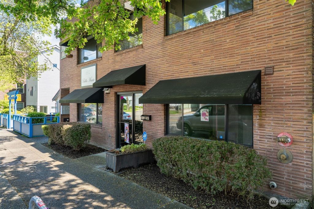 Photo of 6512 Phinney Avenue N, Seattle, WA 98103 (MLS # 2520299)