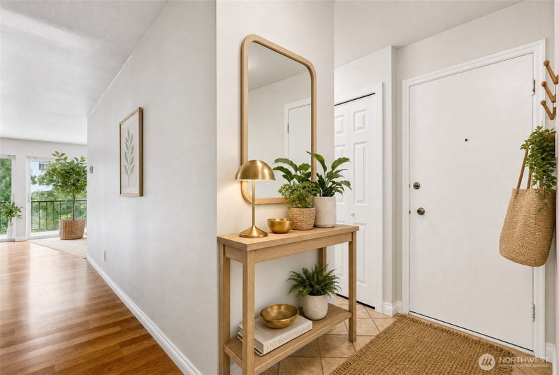 321 Bellevue Way SE 203