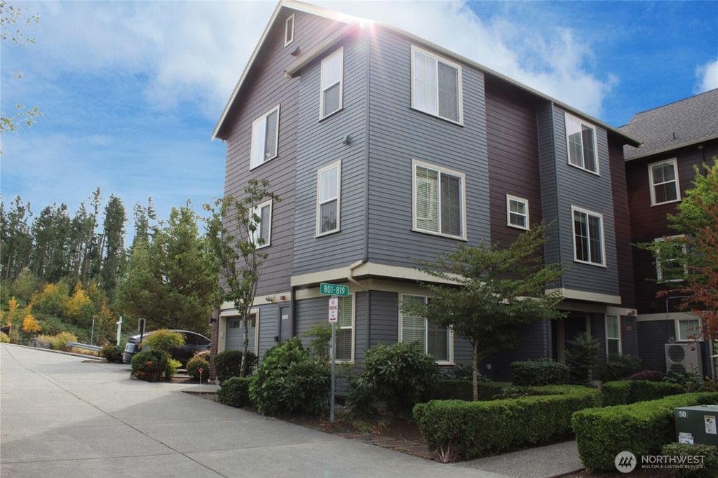 Photo of 807 5th Place NE, Issaquah, WA 98029 (MLS # 2439021)