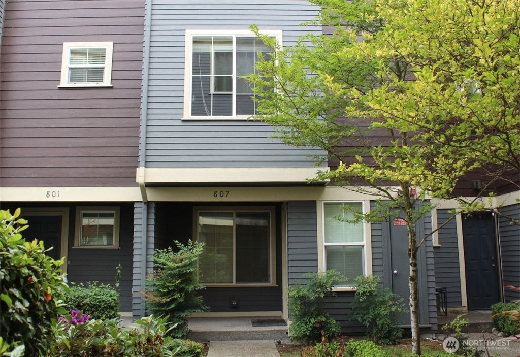 Photo of 807 5th Place NE, Issaquah, WA 98029 (MLS # 2439021)