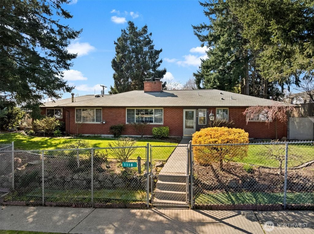 Photo of 1116 S Woodlawn Street, Tacoma, WA 98465 (MLS # 2498375)