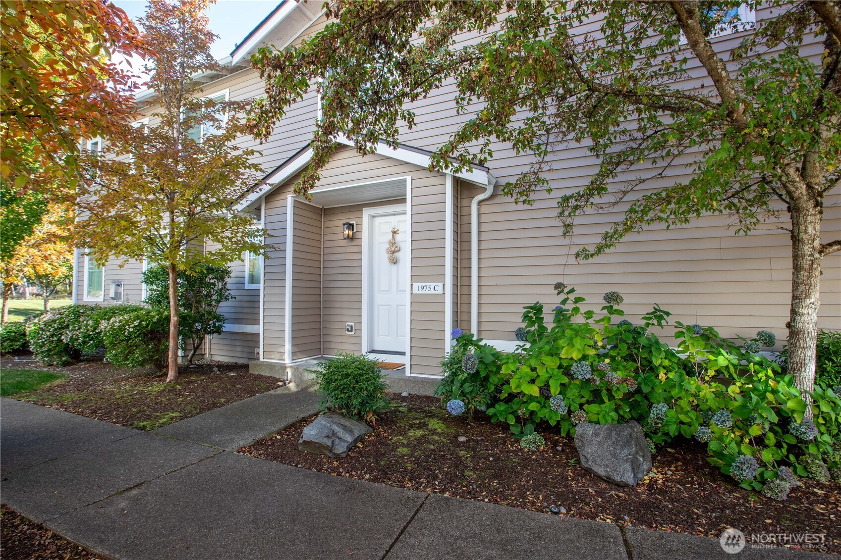 1975 Garry Oaks Ave C