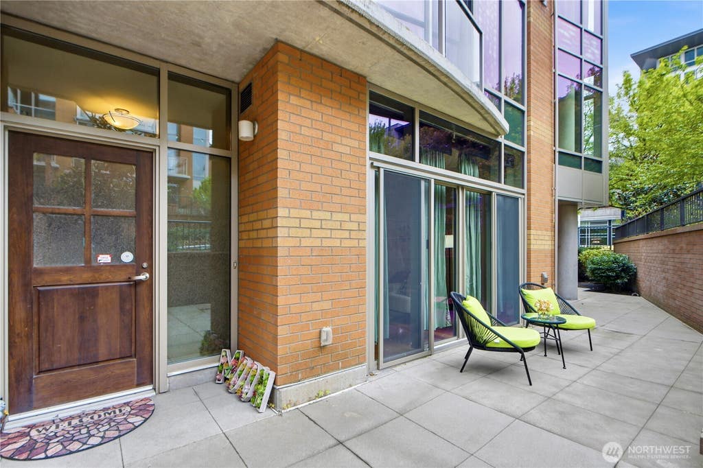 Photo of 10620 NE 9th Place #TH-6, Bellevue, WA 98004 (MLS # 2539869)