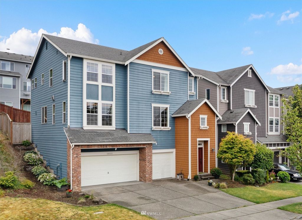 Photo of 20925 13th Avenue W, Lynnwood, WA 98036 (MLS # 1971220)