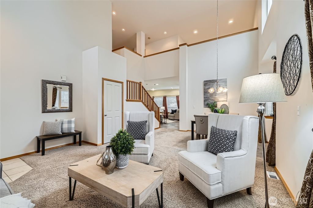 Photo of 5101 NE 8th Court, Renton, WA 98059 (MLS # 2331107)