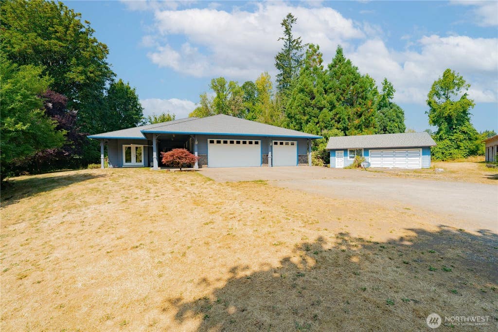 Photo of 6012 NE Salmon Creek Street, Vancouver, WA 98686 (MLS # 2573754)