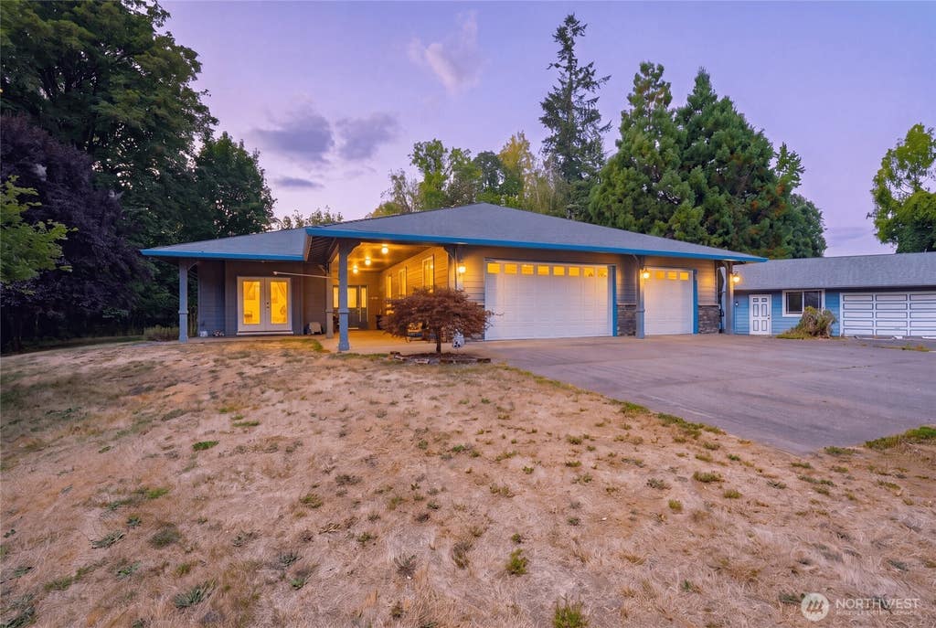 Photo of 6012 NE Salmon Creek Street, Vancouver, WA 98686 (MLS # 2573754)