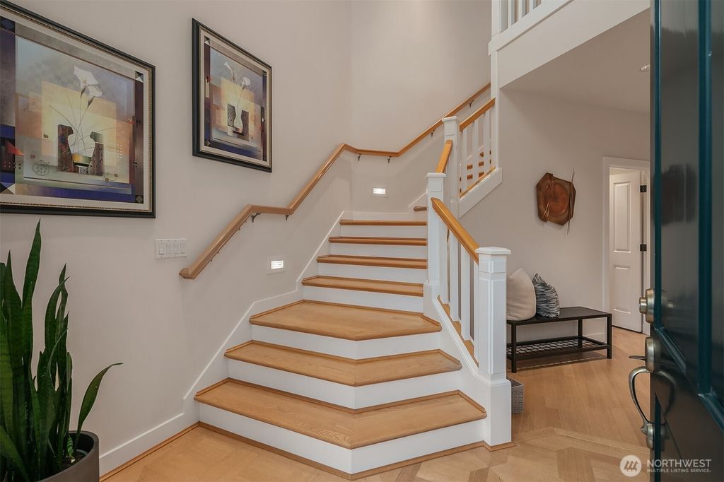 Photo of 225 8th Avenue, Kirkland, WA 98033 (MLS # 2415232)