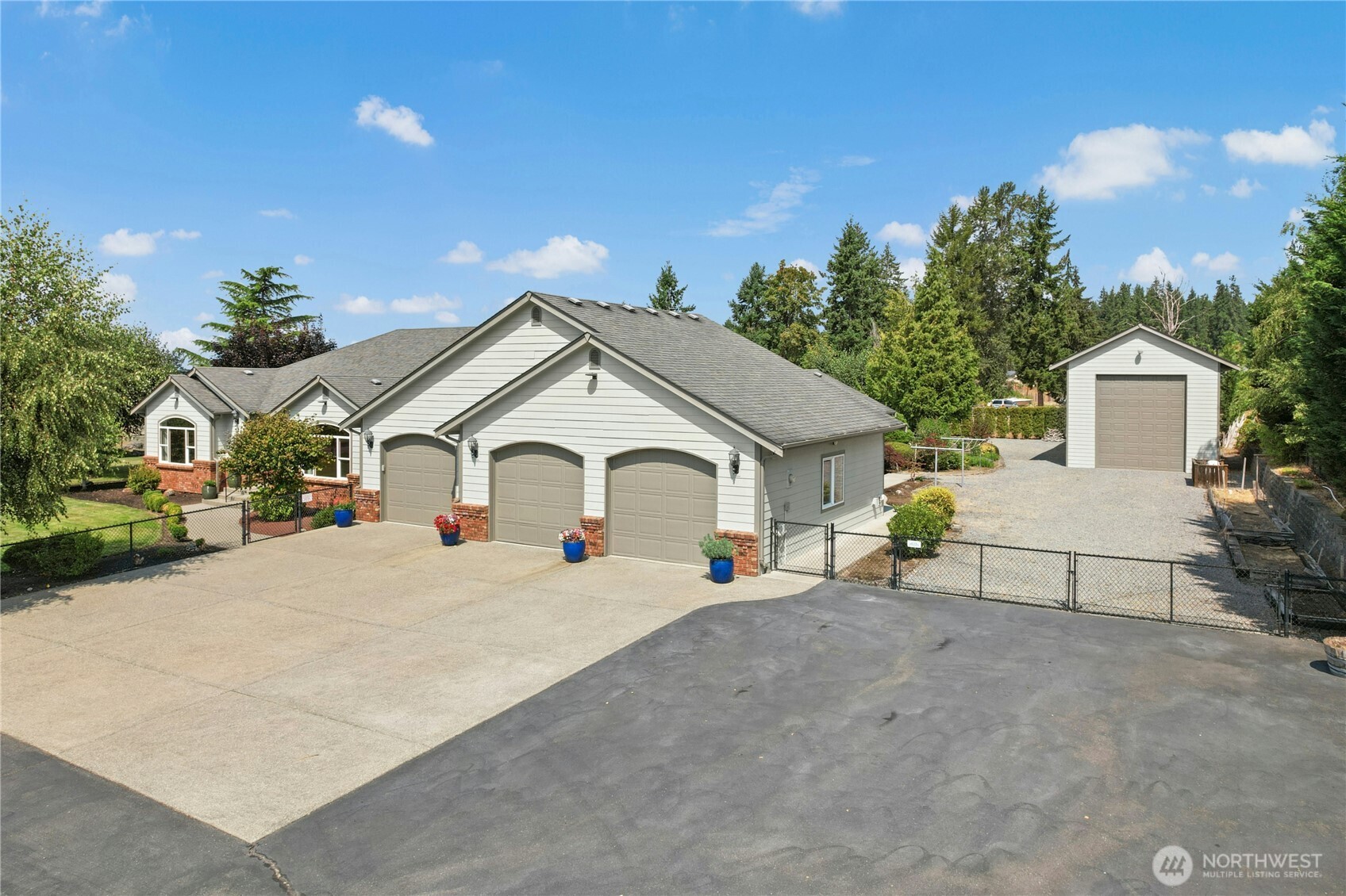 400 Cessna Court E