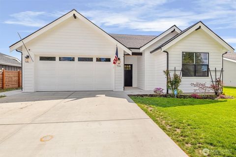 Photo of 706 E 4th St St, Nooksack, WA 98276 (MLS # 2507571)