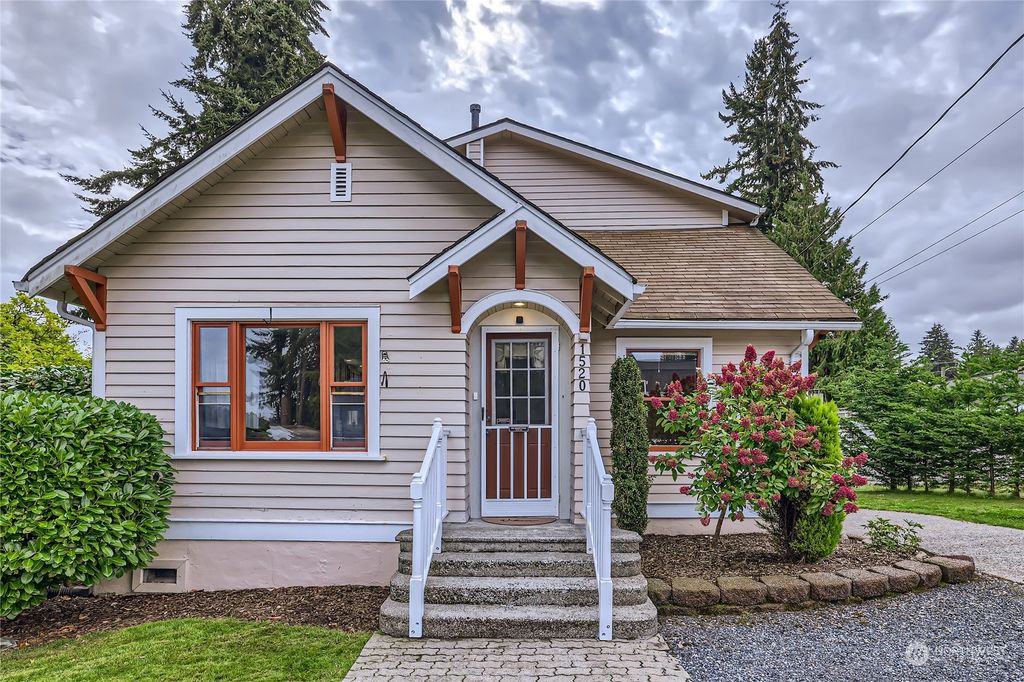 Photo of 1520 72nd Street SE, Everett, WA 98203 (MLS # 2300404)
