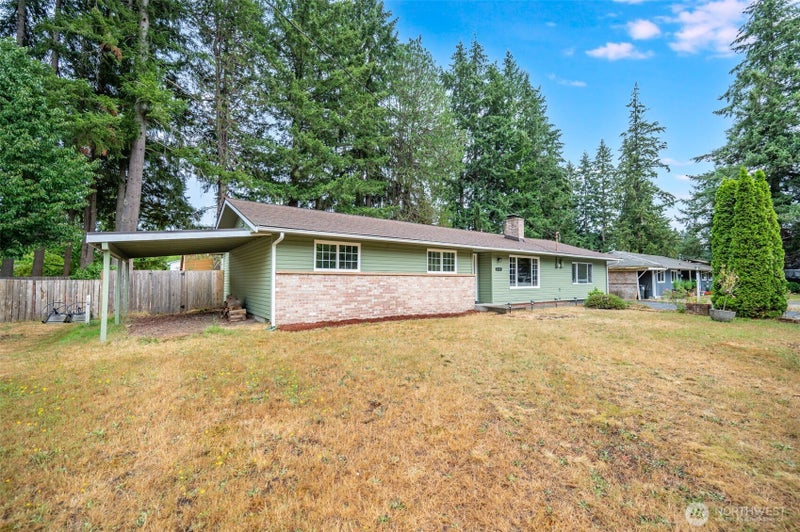 2402 Larch SE