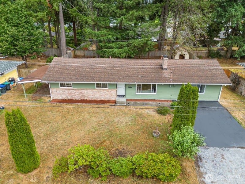 2402 Larch SE