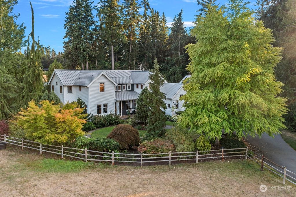 Photo of 20611 SE 34th Street, Sammamish, WA 98075 (MLS # 2157342)