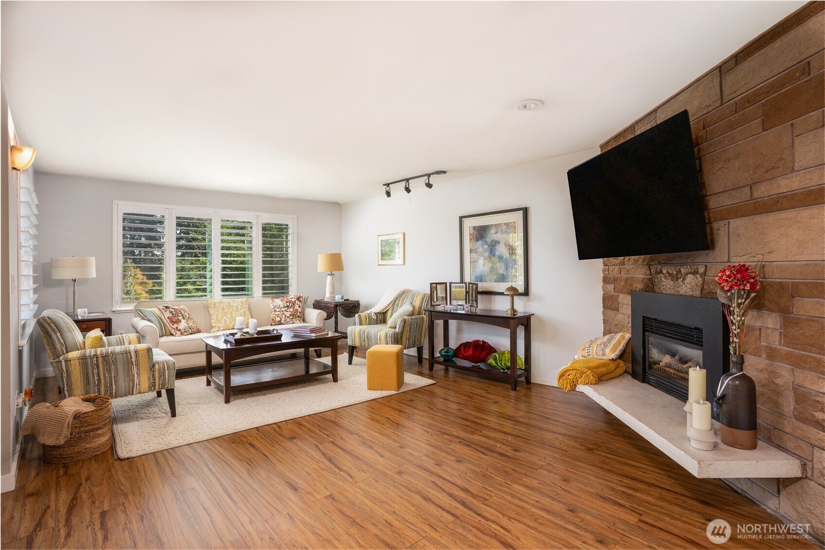 6205 Soundview Drive