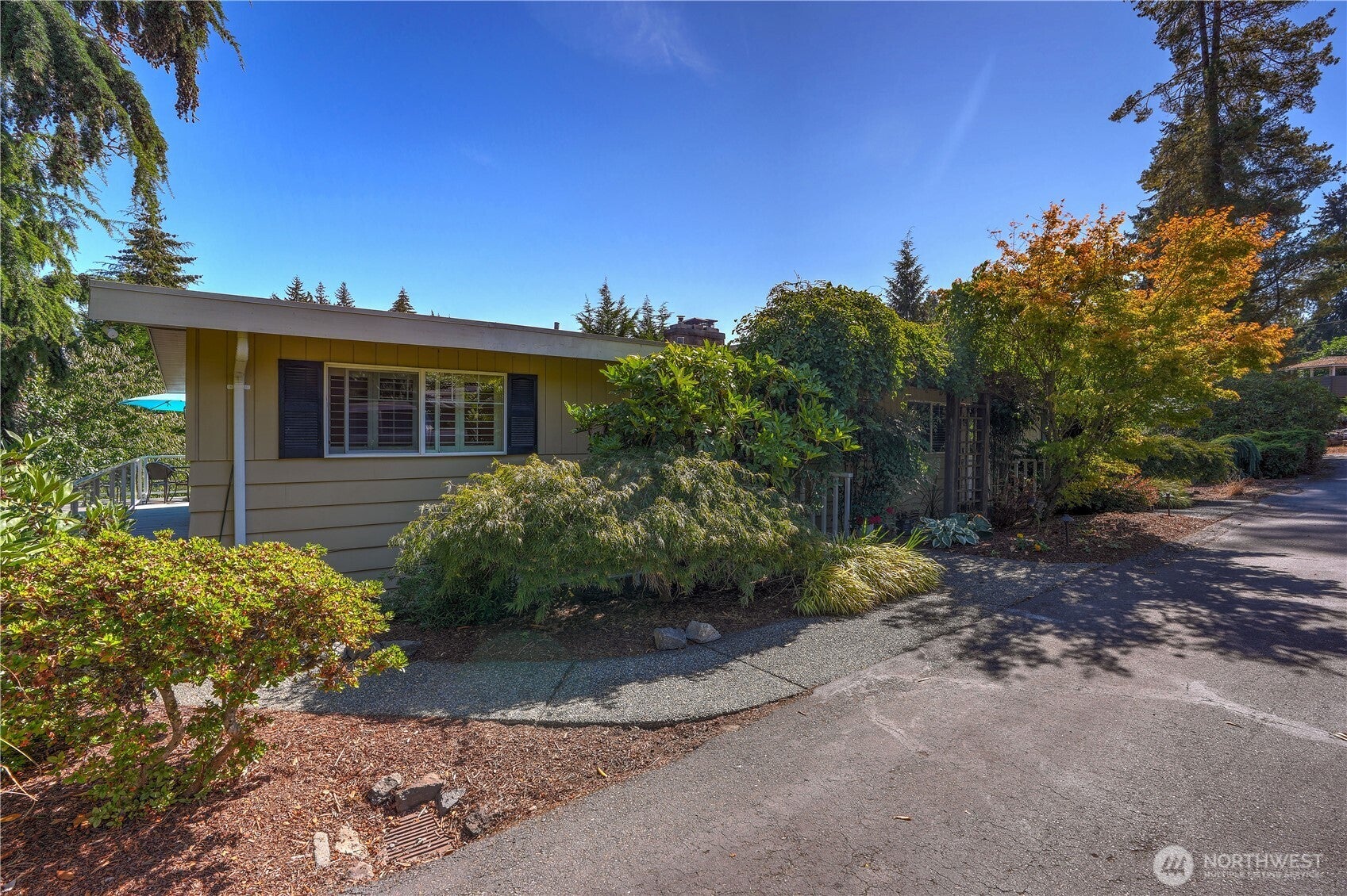 6205 Soundview Drive