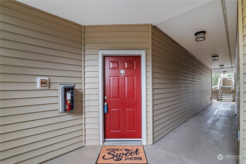 Photo of 15300 112th Avenue NE #C207, Bothell, WA 98011 (MLS # 2326700)