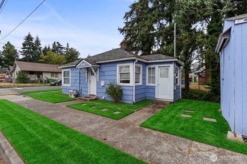 Photo of 419 Yew ST, Centralia, WA 98531 (MLS # 2577767)