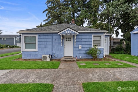 Photo of 419 Yew ST, Centralia, WA 98531 (MLS # 2577767)