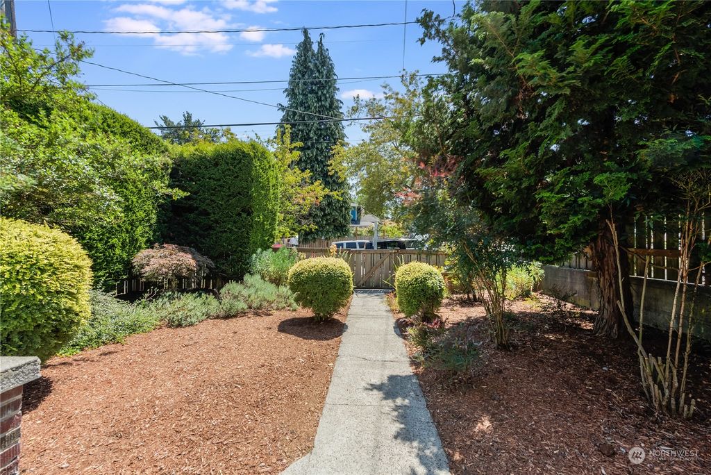 Photo of 928 N 90th Street, Seattle, WA 98103 (MLS # 2245332)