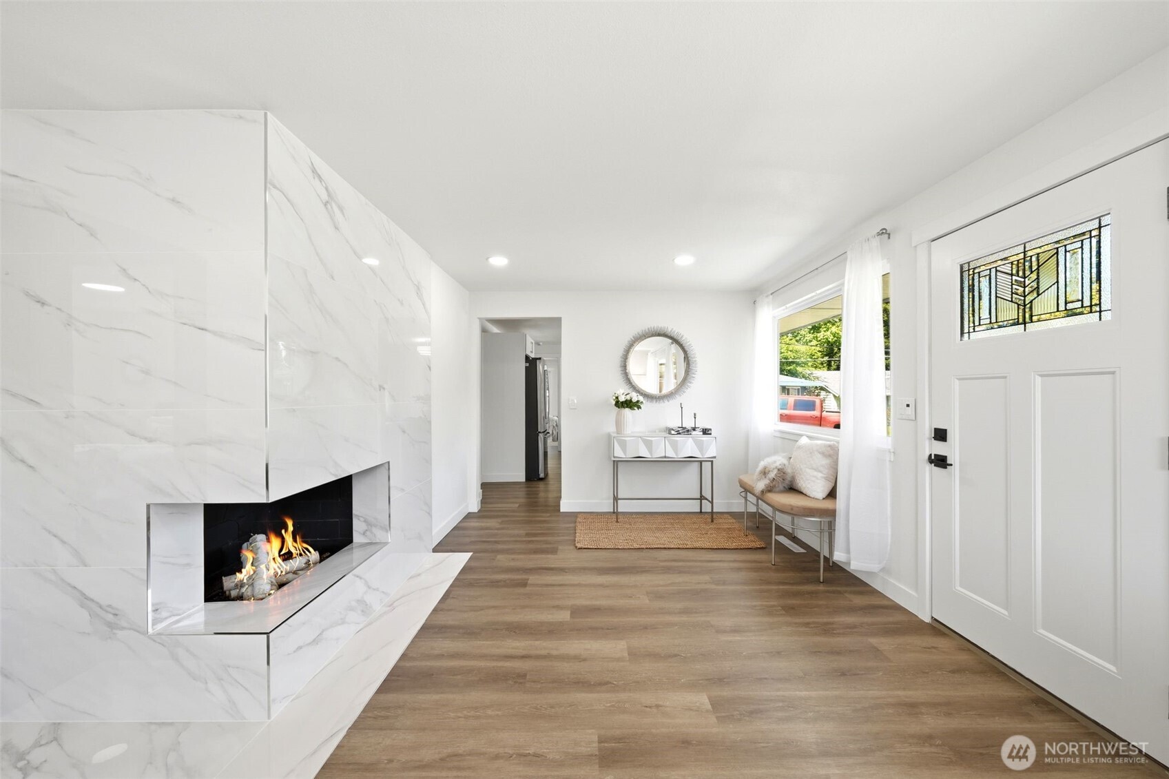 1615 N 196th Place