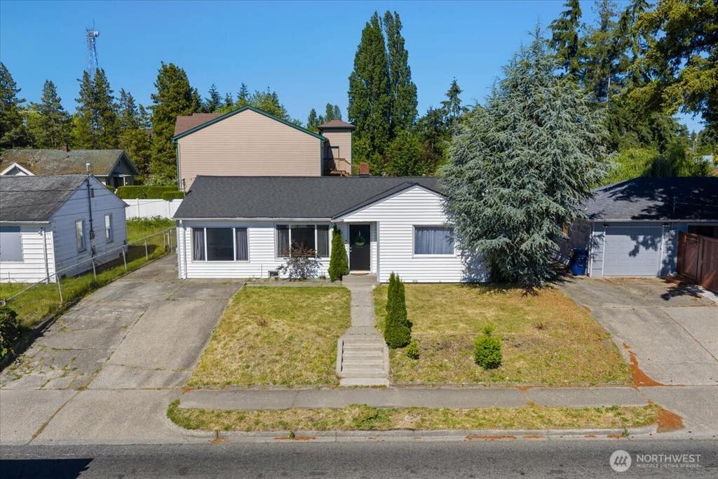 Photo of 1816 S Sprague Avenue, Tacoma, WA 98405 (MLS # 2543296)