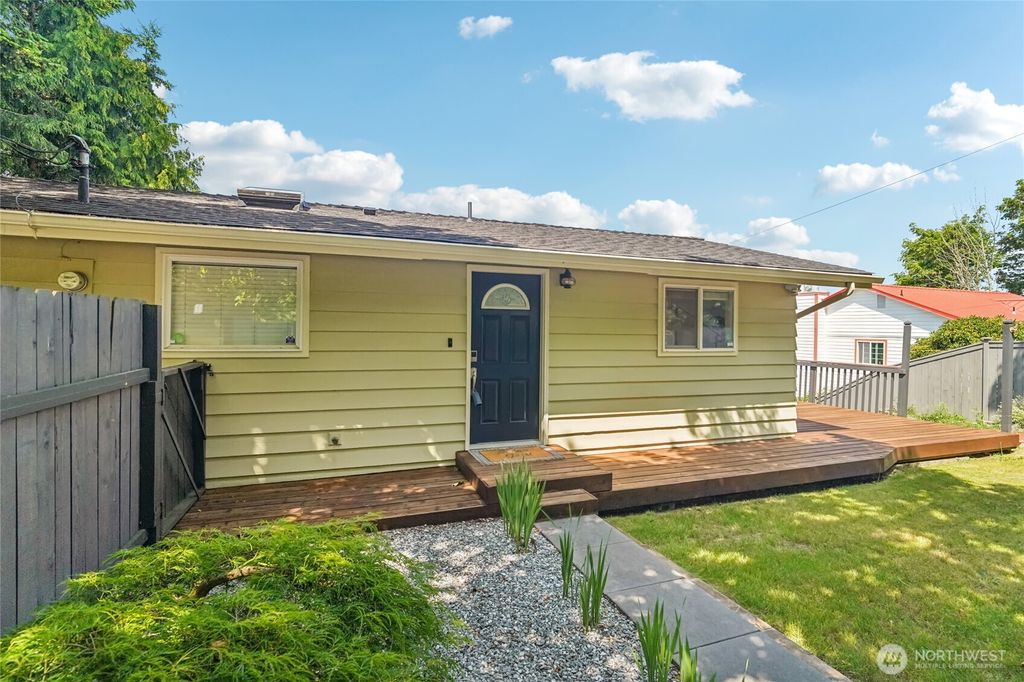 Photo of 5467 16th Avenue SW, Seattle, WA 98106 (MLS # 2395073)