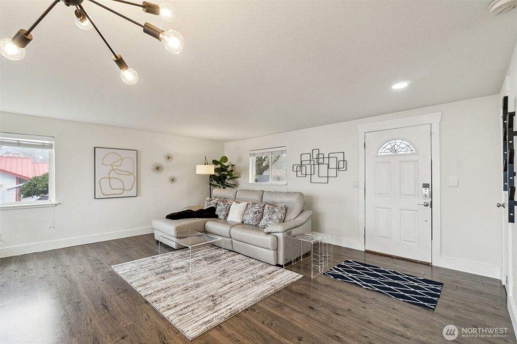 Photo of 5467 16th Avenue SW, Seattle, WA 98106 (MLS # 2395073)
