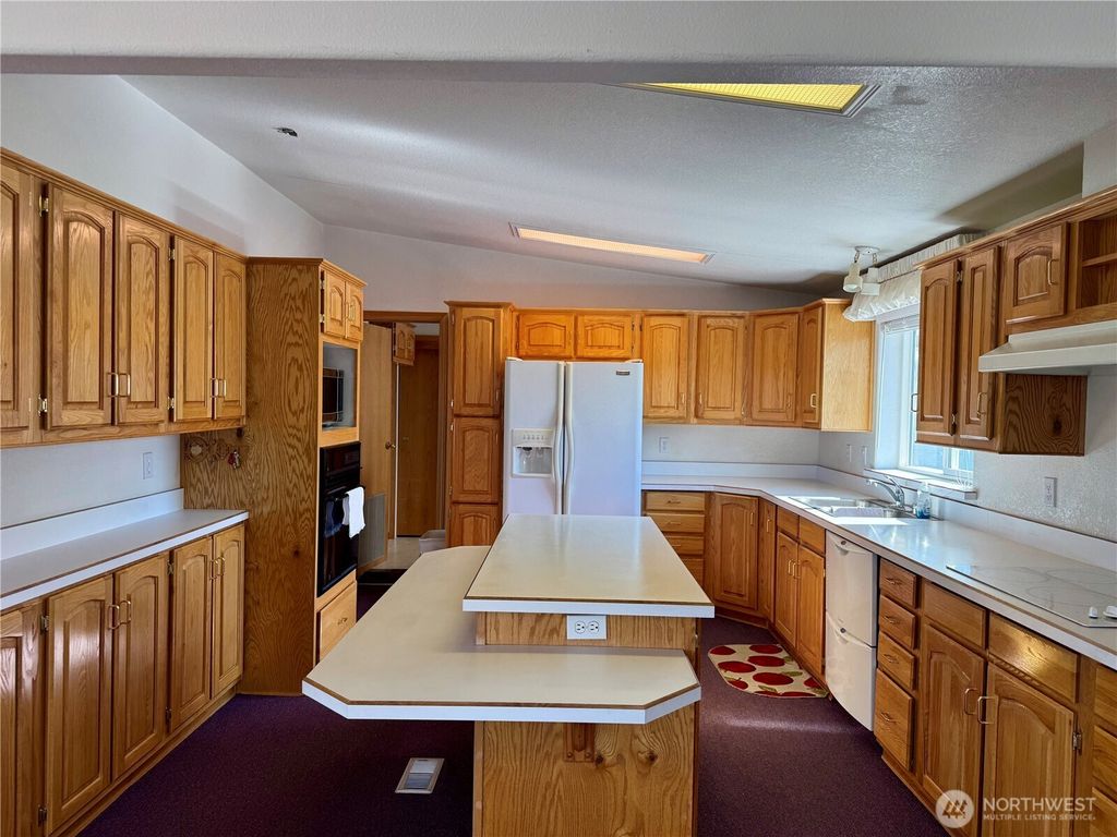 Photo of 515 SW Richmond Street, Wilbur, WA 99185 (MLS # 2443085)
