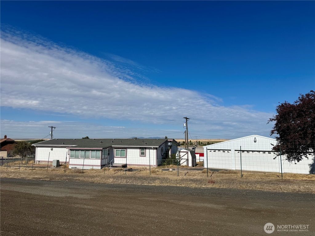 Photo of 515 SW Richmond Street, Wilbur, WA 99185 (MLS # 2443085)
