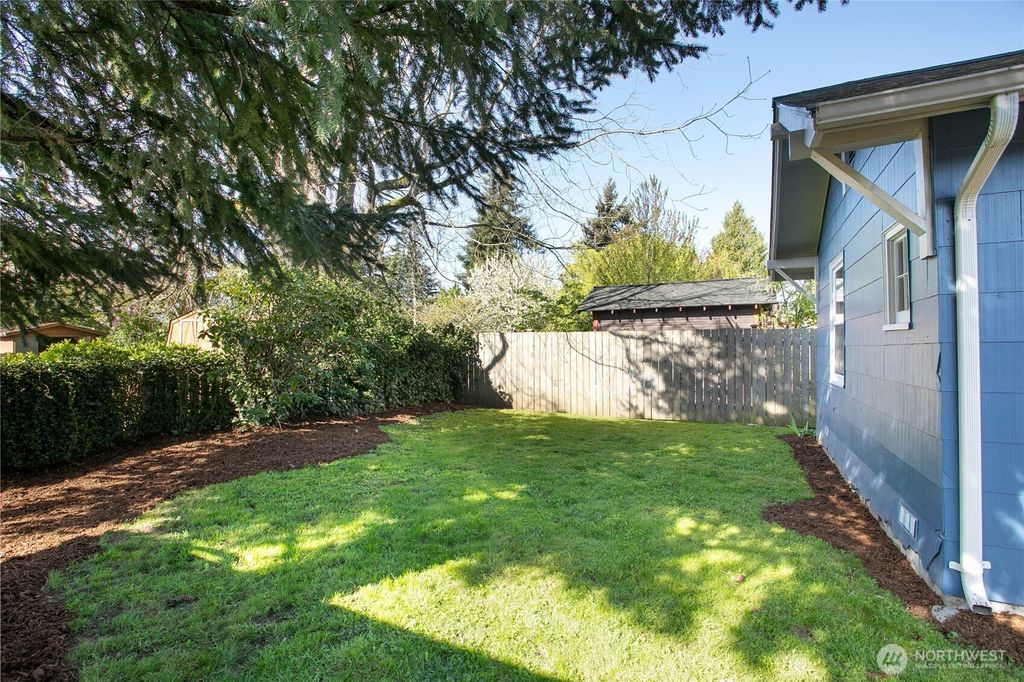 Photo of 1305 W Illinois Street, Bellingham, WA 98225 (MLS # 2514095)