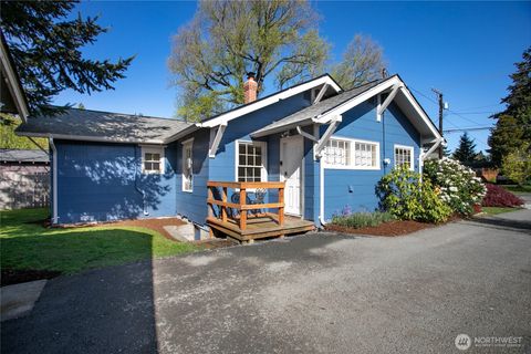 Photo of 1305 W Illinois Street, Bellingham, WA 98225 (MLS # 2514095)