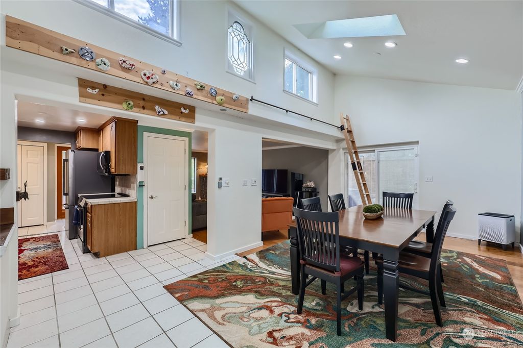 Photo of 4412 NE 178th Street, Lake Forest Park, WA 98155 (MLS # 2301980)