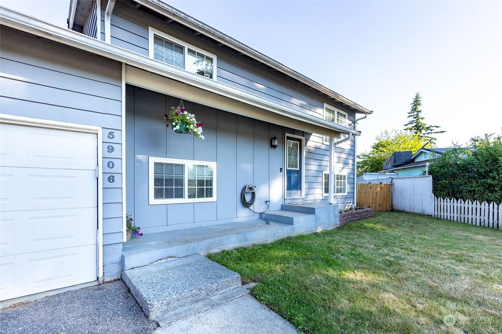 Photo of 5906 133rd Place NE, Marysville, WA 98271 (MLS # 2262060)