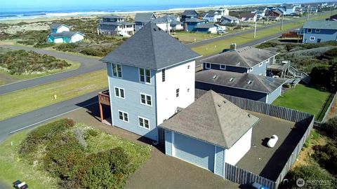 Photo of 1140 Ocean Shores Boulevard SW, Ocean Shores, WA 98569 (MLS # 2517753)